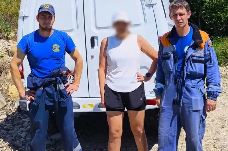 Спасатели вывели заблудившуюся туристку из леса под Туапсе